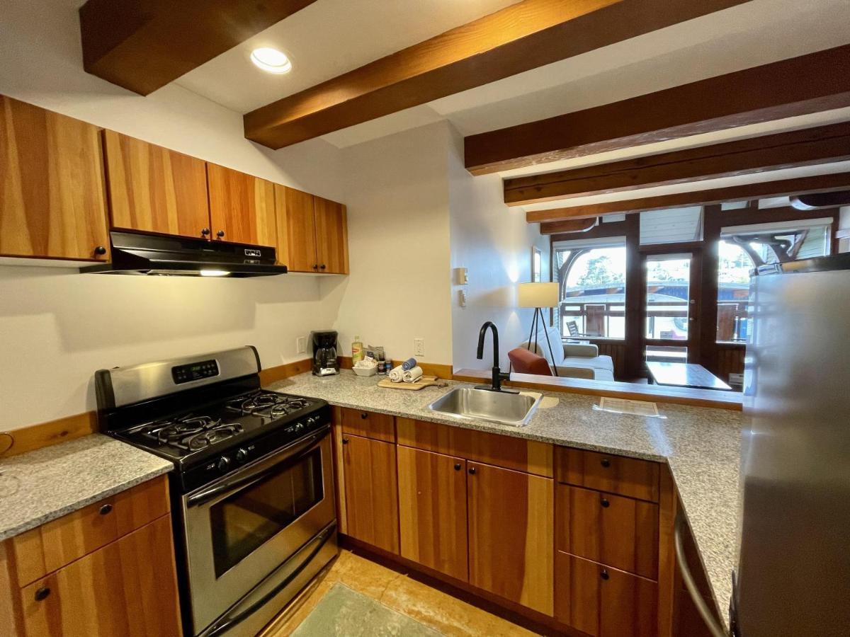 Great Condo In Excellent Location - Waterfront Building - Seaside Ucluelet Exterior photo